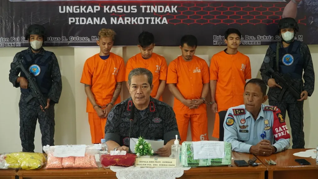 Dua Napi Kendalikan Peredaran 2 Kg Sabu dan 6.000 Pil Ekstasi dari Lapas Padang