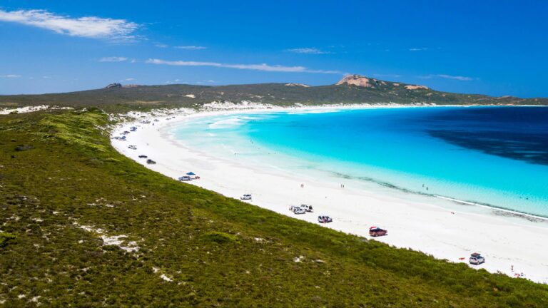 pantai lucky bay australia