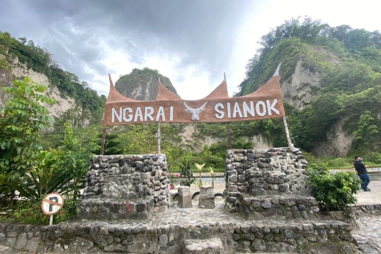 Ngarai Sianok - Sumatera Barat